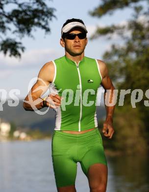 Triathlon. Schwimmen, Radfahren, Laufen. Gernot Seidl. Klagenfurt, am 12.5.2008.
Copyright Kuess

---
pressefotos, pressefotografie, kuess, qs, qspictures, sport, bild, bilder, bilddatenbank