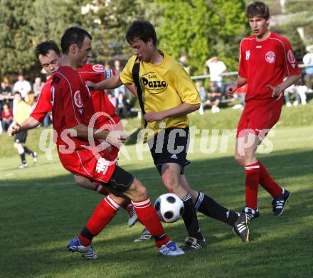 Fussball Unterliga Ost. Ludmannsdorf gegen St. Michael/Bl. Wolfgang Modritsch (Ludmannsdorf), Davorin Ferlez (St. Michael). Ludmannsdorf, am 11.5.2008.
Foto: Kuess
---
pressefotos, pressefotografie, kuess, qs, qspictures, sport, bild, bilder, bilddatenbank