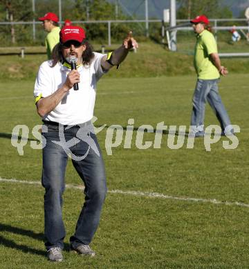 Sport Divers. Praesentation des Euro Songs Aero Action Dance. Komponist, Texter und Saenger des Songs Tausendsassa Rudi Petermann mit den Dancers Werner und Heinzi. Ludmannsdorf, am 11.5.2008.
Foto: Kuess
---
pressefotos, pressefotografie, kuess, qs, qspictures, sport, bild, bilder, bilddatenbank