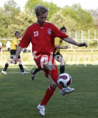 Fussball Unterliga Ost. Ludmannsdorf gegen St. Michael/Bl. Christian Glantschnig(Ludmannsdorf). Ludmannsdorf, am 11.5.2008.
Foto: Kuess
---
pressefotos, pressefotografie, kuess, qs, qspictures, sport, bild, bilder, bilddatenbank