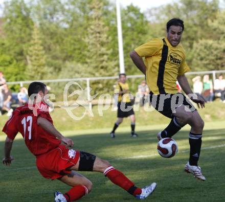 Fussball Unterliga Ost. Ludmannsdorf gegen St. Michael/Bl. Wolfgang Modritsch (Ludmannsdorf), Peter Stocko (St. Michael). Ludmannsdorf, am 11.5.2008.
Foto: Kuess
---
pressefotos, pressefotografie, kuess, qs, qspictures, sport, bild, bilder, bilddatenbank