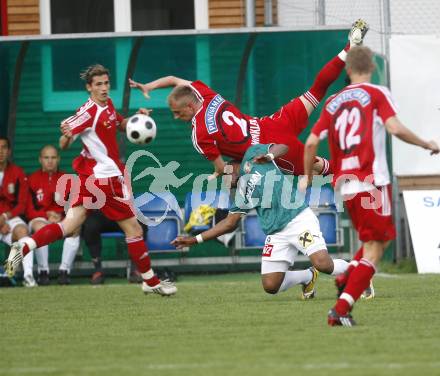 Fussball Red Zac Bundesliga. FC Kaernten gegen SC/ESV Parndorf. Ulrich Winkler (FCK), Alves Jailson Severiano (Parndorf). Klagenfurt, am 16.5.2008.
Copyright Kuess

---
pressefotos, pressefotografie, kuess, qs, qspictures, sport, bild, bilder, bilddatenbank