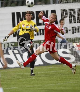 Fussball Red Zac Bundesliga. FC Kaernten gegen SC/ESV Parndorf. Michael Miksits (FCK), Albin Kajtezovic (Parndorf). Klagenfurt, am 16.5.2008.
Copyright Kuess

---
pressefotos, pressefotografie, kuess, qs, qspictures, sport, bild, bilder, bilddatenbank