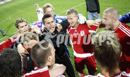 Fussball Red Zac Bundesliga. FC Kaernten gegen SC/ESV Parndorf. Jubel (FCK), Trainer Nenad Bjelica. Klagenfurt, am 16.5.2008.
Copyright Kuess

---
pressefotos, pressefotografie, kuess, qs, qspictures, sport, bild, bilder, bilddatenbank