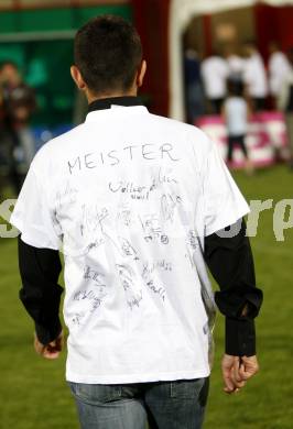 Fussball Red Zac Bundesliga. FC Kaernten gegen SC/ESV Parndorf. Trainer Nenad Bjelica (FCK) mit Meisterleibchen. Klagenfurt, am 16.5.2008.
Copyright Kuess

---
pressefotos, pressefotografie, kuess, qs, qspictures, sport, bild, bilder, bilddatenbank