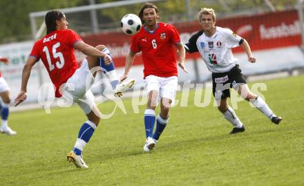 Fussball. Europameisterschaft. Testspiel Euro 2008 -Team Tschechien gegen Kaernten 2008-Team WAC/St. Andrae. Christian Weber (WAC/St. Andrae), Milan Baros, Marek Jankulovski (Tschechien). Bad Kleinkirchheim, am 24.5.2008.
Copyright Kuess

---
pressefotos, pressefotografie, kuess, qs, qspictures, sport, bild, bilder, bilddatenbank