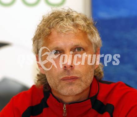 Fussball. Europameisterschaft. Testspiel Euro 2008 -Team Tschechien gegen Kaernten 2008-Team WAC/St. Andrae. Trainer Peter Hrstic (WAC/St. Andrae). Bad Kleinkirchheim, am 24.5.2008.
Copyright Kuess

---
pressefotos, pressefotografie, kuess, qs, qspictures, sport, bild, bilder, bilddatenbank