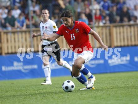 Fussball. Europameisterschaft. Testspiel Euro 2008 -Team Tschechien gegen Kaernten 2008-Team WAC/St. Andrae. Markus Schuessler (WAC/St. Andrae), Milan Baros (Tschechien). Bad Kleinkirchheim, am 24.5.2008.
Copyright Kuess

---
pressefotos, pressefotografie, kuess, qs, qspictures, sport, bild, bilder, bilddatenbank