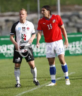 Fussball. Europameisterschaft. Testspiel Euro 2008 -Team Tschechien gegen Kaernten 2008-Team WAC/St. Andrae. Bernd Spitzer (WAC/St. Andrae), Milan Baros (Tschechien). Bad Kleinkirchheim, am 24.5.2008.
Copyright Kuess

---
pressefotos, pressefotografie, kuess, qs, qspictures, sport, bild, bilder, bilddatenbank