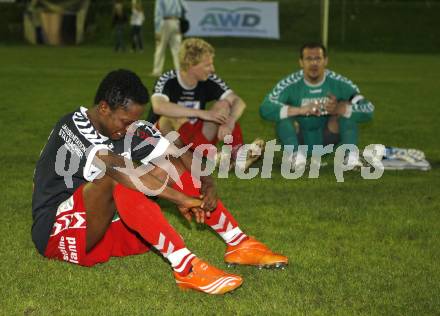 Fussball. OEFB Cupfinale. SV Feldkirchen gegen SV Horn. Maxwell Siaw, Rene Partl, Wolfgang Ott (Feldkirchen),. Feldkirchen, am 26.5.2008.
Copyright Kuess

---
pressefotos, pressefotografie, kuess, qs, qspictures, sport, bild, bilder, bilddatenbank