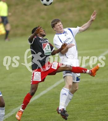 Fussball. OEFB Cupfinale. SV Feldkirchen gegen SV Horn. Maxwell Siaw (Feldkirchen), Matthias Gabler (Horn). Feldkirchen, am 26.5.2008.
Copyright Kuess

---
pressefotos, pressefotografie, kuess, qs, qspictures, sport, bild, bilder, bilddatenbank