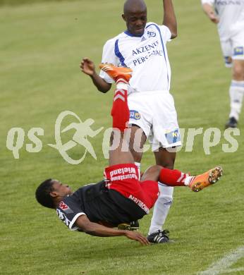 Fussball. OEFB Cupfinale. SV Feldkirchen gegen SV Horn. Maxwell Siaw (Feldkirchen), Patrice Mbock (Horn). Feldkirchen, am 26.5.2008.
Copyright Kuess

---
pressefotos, pressefotografie, kuess, qs, qspictures, sport, bild, bilder, bilddatenbank