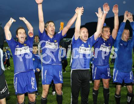 Fussball. Kaerntner Liga. FC Fire Fox St. Veit. Meisterfeier. Jubel. Daniel Barrazutti. St. Veit, am 30.5.2008.
Foto: Kuess 
---
pressefotos, pressefotografie, kuess, qs, qspictures, sport, bild, bilder, bilddatenbank