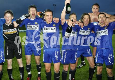 Fussball. Kaerntner Liga. FC Fire Fox St. Veit. Meisterfeier. Jubel. St. Veit, am 30.5.2008.
Foto: Kuess 
---
pressefotos, pressefotografie, kuess, qs, qspictures, sport, bild, bilder, bilddatenbank