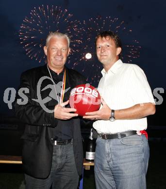 Fussball. Kaerntner Liga. FC Fire Fox St. Veit. Meisterfeier. Sportdirektor Reinhard Tellian, Peter Hajek. St. Veit, am 30.5.2008.
Foto: Kuess 
---
pressefotos, pressefotografie, kuess, qs, qspictures, sport, bild, bilder, bilddatenbank