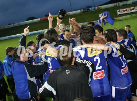 Fussball. Kaerntner Liga. FC Fire Fox St. Veit. Meisterfeier. Jubel. St. Veit, am 30.5.2008.
Foto: Kuess 
---
pressefotos, pressefotografie, kuess, qs, qspictures, sport, bild, bilder, bilddatenbank