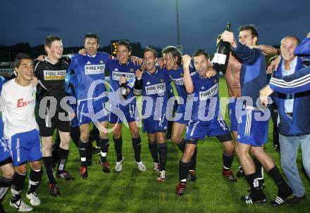 Fussball. Kaerntner Liga. FC Fire Fox St. Veit. Meisterfeier. Jubel. St. Veit, am 30.5.2008.
Foto: Kuess 
---
pressefotos, pressefotografie, kuess, qs, qspictures, sport, bild, bilder, bilddatenbank