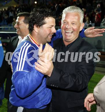 Fussball. Kaerntner Liga. FC Fire Fox St. Veit. Meisterfeier. Trainer Martin Kaiser, Sportdirektor Reinhard Tellian. St. Veit, am 30.5.2008.
Foto: Kuess 
---
pressefotos, pressefotografie, kuess, qs, qspictures, sport, bild, bilder, bilddatenbank