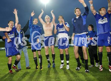 Fussball. Kaerntner Liga. FC Fire Fox St. Veit. Meisterfeier. Jubel. St. Veit, am 30.5.2008.
Foto: Kuess 
---
pressefotos, pressefotografie, kuess, qs, qspictures, sport, bild, bilder, bilddatenbank