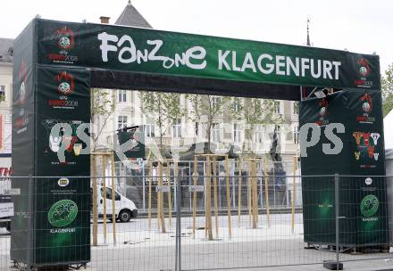 FUSSBALL - UEFA Europameisterschaft, Vorbereitung auf die EURO 2008, Aufbauarbeiten in Klagenfurt. Fanzone, Lindwurm. Klagenfurt, am 4.6.2008.
Copyright Kuess

---
pressefotos, pressefotografie, kuess, qs, qspictures, sport, bild, bilder, bilddatenbank