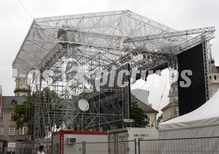 FUSSBALL - UEFA Europameisterschaft, Vorbereitung auf die EURO 2008, Aufbauarbeiten in Klagenfurt. Fanzone, Buehne von Hinten. Klagenfurt, am 4.6.2008.
Copyright Kuess

---
pressefotos, pressefotografie, kuess, qs, qspictures, sport, bild, bilder, bilddatenbank