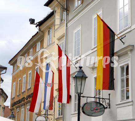 FUSSBALL - UEFA Europameisterschaft, Vorbereitung auf die EURO 2008, Aufbauarbeiten in Klagenfurt. Fahnen Polen, Kroatien, Oesterreich, Deutschland. Klagenfurt, am 4.6.2008.
Copyright Kuess

---
pressefotos, pressefotografie, kuess, qs, qspictures, sport, bild, bilder, bilddatenbank