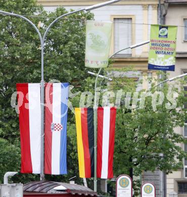 FUSSBALL - UEFA Europameisterschaft, Vorbereitung auf die EURO 2008, Aufbauarbeiten in Klagenfurt. Fanzone. Fahnen Polen, Kroatien, Deutschland, Oesterreich. Klagenfurt, am 4.6.2008.
Copyright Kuess

---
pressefotos, pressefotografie, kuess, qs, qspictures, sport, bild, bilder, bilddatenbank