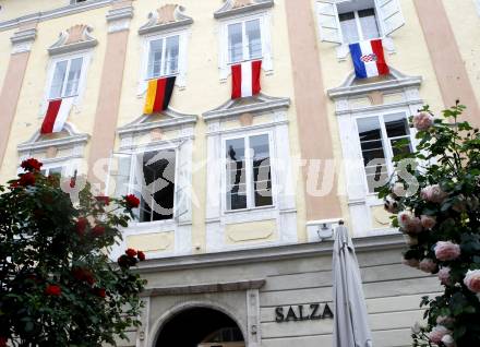 FUSSBALL - UEFA Europameisterschaft, Vorbereitung auf die EURO 2008, Aufbauarbeiten in Klagenfurt. Fahnen Polen, Deutschland, Oesterreich, Kroatien. Klagenfurt, am 4.6.2008.
Copyright Kuess

---
pressefotos, pressefotografie, kuess, qs, qspictures, sport, bild, bilder, bilddatenbank