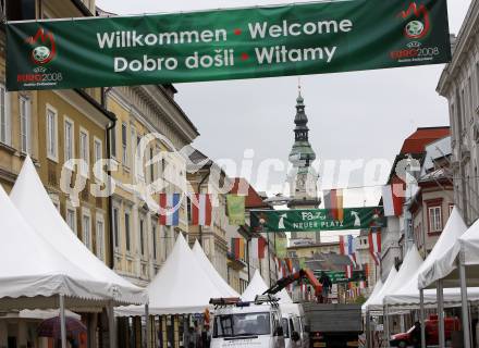 FUSSBALL - UEFA Europameisterschaft, Vorbereitung auf die EURO 2008, Aufbauarbeiten in Klagenfurt. Fanzone. Klagenfurt, am 4.6.2008.
Copyright Kuess

---
pressefotos, pressefotografie, kuess, qs, qspictures, sport, bild, bilder, bilddatenbank