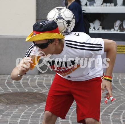 Fussball Europameisterschaft. EURO 2008. Deutscher Fan. Klagenfurt, am 7.6.2008.
Foto: Kuess
---
pressefotos, pressefotografie, kuess, qs, qspictures, sport, bild, bilder, bilddatenbank