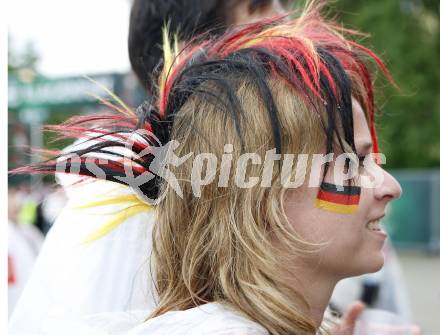 Fussball Europameisterschaft. EURO 2008. Deutscher Fan. Klagenfurt, am 8.6.2008.
Foto: Kuess
---
pressefotos, pressefotografie, kuess, qs, qspictures, sport, bild, bilder, bilddatenbank