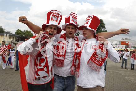 Fussball Europameisterschaft. EURO 2008. Polnische Fans. Klagenfurt, am 8.6.2008.
Foto: Kuess
---
pressefotos, pressefotografie, kuess, qs, qspictures, sport, bild, bilder, bilddatenbank