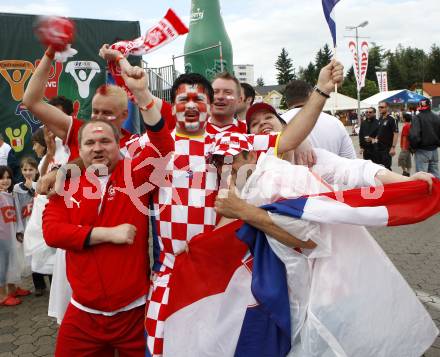 Fussball Europameisterschaft. EURO 2008. Kroatische und polnische Fans. Klagenfurt, am 8.6.2008.
Foto: Kuess
---
pressefotos, pressefotografie, kuess, qs, qspictures, sport, bild, bilder, bilddatenbank