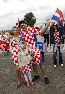 Fussball Europameisterschaft. EURO 2008. Kroatische Fans. Klagenfurt, am 8.6.2008.
Foto: Kuess
---
pressefotos, pressefotografie, kuess, qs, qspictures, sport, bild, bilder, bilddatenbank