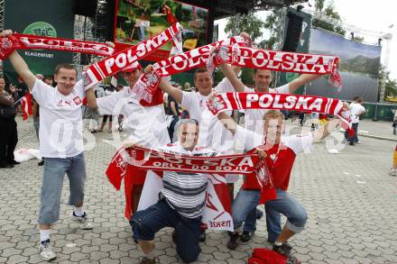 Fussball Europameisterschaft. EURO 2008. Polnische Fans. Klagenfurt, am 8.6.2008.
Foto: Kuess
---
pressefotos, pressefotografie, kuess, qs, qspictures, sport, bild, bilder, bilddatenbank