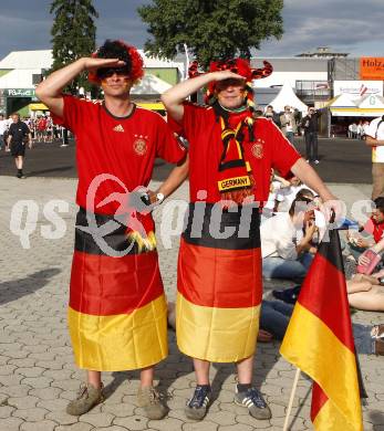 Fussball Europameisterschaft. EURO 2008. Deutsche Fans. Klagenfurt, am 8.6.2008.
Foto: Kuess
---
pressefotos, pressefotografie, kuess, qs, qspictures, sport, bild, bilder, bilddatenbank