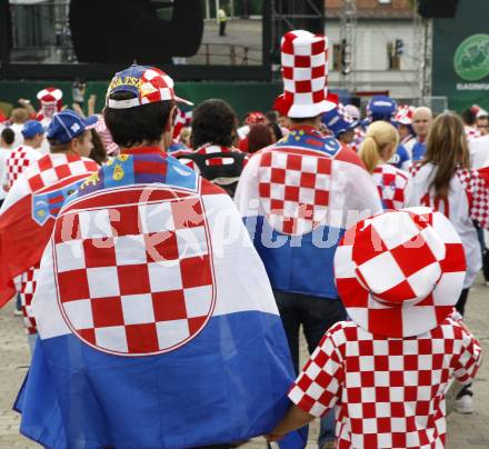 Fussball Europameisterschaft. EURO 2008. Kroatische Fans. Klagenfurt, am 8.6.2008.
Foto: Kuess
---
pressefotos, pressefotografie, kuess, qs, qspictures, sport, bild, bilder, bilddatenbank