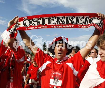 Fussball Europameisterschaft. EURO 2008. Oesterreichischer Fan. Klagenfurt, am 8.6.2008.
Foto: Kuess
---
pressefotos, pressefotografie, kuess, qs, qspictures, sport, bild, bilder, bilddatenbank