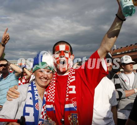 Fussball Europameisterschaft. EURO 2008. Kroatische Fans. Klagenfurt, am 8.6.2008.
Foto: Kuess
---
pressefotos, pressefotografie, kuess, qs, qspictures, sport, bild, bilder, bilddatenbank