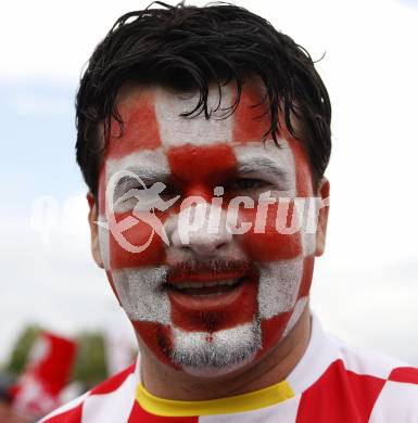 Fussball Europameisterschaft. EURO 2008. Kroatischer Fan. Klagenfurt, am 8.6.2008.
Foto: Kuess
---
pressefotos, pressefotografie, kuess, qs, qspictures, sport, bild, bilder, bilddatenbank