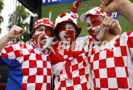 Fussball Europameisterschaft. EURO 2008. Kroatische Fans. Klagenfurt, am 8.6.2008.
Foto: Kuess
---
pressefotos, pressefotografie, kuess, qs, qspictures, sport, bild, bilder, bilddatenbank