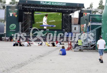 Fussball Europameisterschaft. EURO 2008. Fanzone Messegelaende waerend des Spieles Spanien gegen Russland. Klagenfurt, am 10.6.2008.
Foto: Kuess
---
pressefotos, pressefotografie, kuess, qs, qspictures, sport, bild, bilder, bilddatenbank