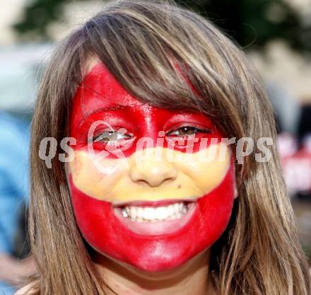 Fussball Europameisterschaft. EURO 2008. Spanischer Fan in der Fanzone am Neuen Platz. Klagenfurt, am 10.6.2008.
Foto: Kuess
---
pressefotos, pressefotografie, kuess, qs, qspictures, sport, bild, bilder, bilddatenbank