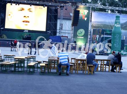 Fussball Europameisterschaft. EURO 2008. Griechischer Fan in der Fanzone am Messegelaende waehrend des Spieles Griechenland gegen Schweden. Klagenfurt, am 10.6.2008.
Foto: Kuess
---
pressefotos, pressefotografie, kuess, qs, qspictures, sport, bild, bilder, bilddatenbank