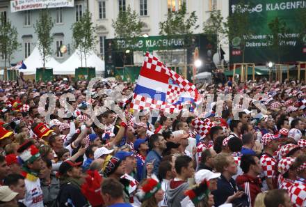 Fussball Europameisterschaft. EURO 2008. Deutschland Kroatien. Fans in der Fanzone am Neuen Platz. Klagenfurt, am 12.6.2008.
Foto: Kuess
---
pressefotos, pressefotografie, kuess, qs, qspictures, sport, bild, bilder, bilddatenbank