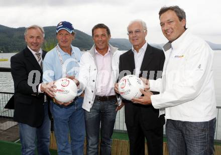 Fussball Europameisterschaft. EURO 2008. Landesrat Gerhard Doerfler, Franz Klammer, Landeshauptmann Joerg Haider, Franz Beckenbauer, Fritz Strobl. Klagenfurt, am 12.6.2008.
Foto: Kuess
---
pressefotos, pressefotografie, kuess, qs, qspictures, sport, bild, bilder, bilddatenbank