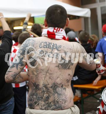 Fussball Europameisterschaft. EURO 2008. Deutschland Kroatien. Kroatischer Fan. Carpe diem. Klagenfurt, am 12.6.2008.
Foto: Kuess
---
pressefotos, pressefotografie, kuess, qs, qspictures, sport, bild, bilder, bilddatenbank