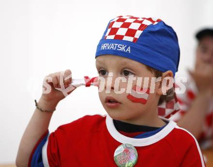 Fussball Europameisterschaft. EURO 2008. Deutschland Kroatien. Kroatischer Fan. Klagenfurt, am 12.6.2008.
Foto: Kuess
---
pressefotos, pressefotografie, kuess, qs, qspictures, sport, bild, bilder, bilddatenbank