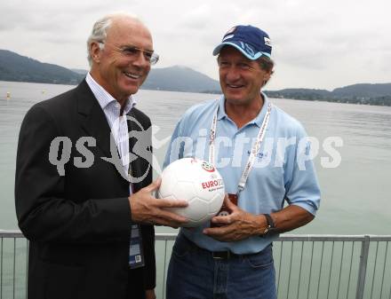 Fussball Europameisterschaft. EURO 2008. Kaiser Franz Beckenbauer und Schikaiser Olympiasieger Franz Klammer. Klagenfurt, am 12.6.2008.
Foto: Kuess
---
pressefotos, pressefotografie, kuess, qs, qspictures, sport, bild, bilder, bilddatenbank