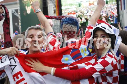 Fussball Europameisterschaft. EURO 2008. Deutschland Kroatien. Jubel kroatischer Fans. Klagenfurt, am 12.6.2008.
Foto: Kuess
---
pressefotos, pressefotografie, kuess, qs, qspictures, sport, bild, bilder, bilddatenbank